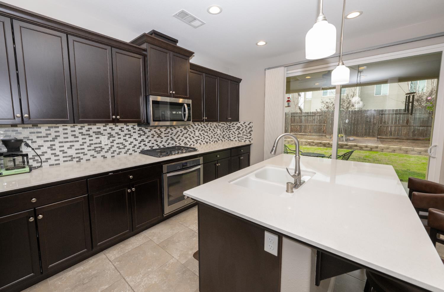 3537 Lincoln Ave, Clovis, CA 93619