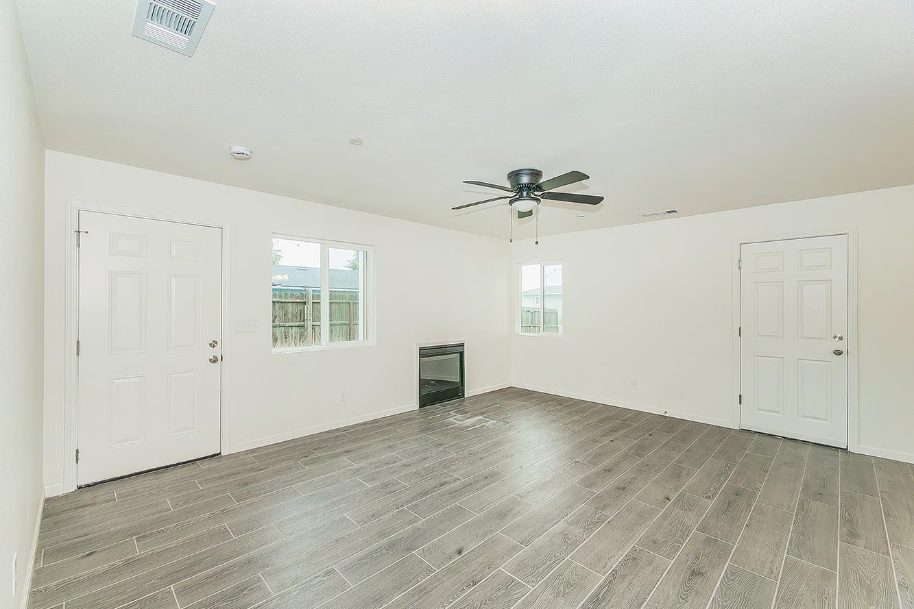 479 W Spruce Ave, Pinedale, CA 93650