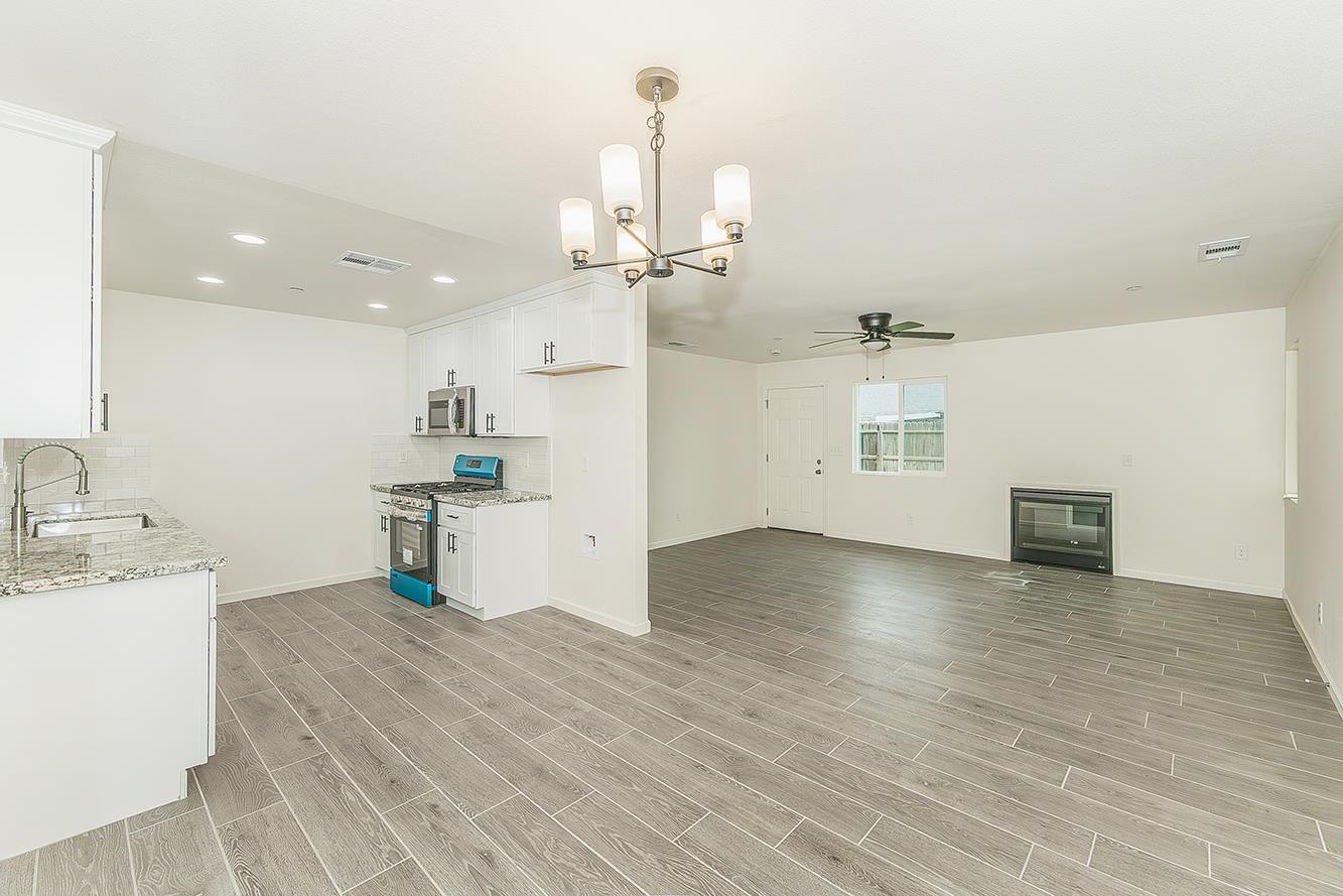 479 W Spruce Ave, Pinedale, CA 93650