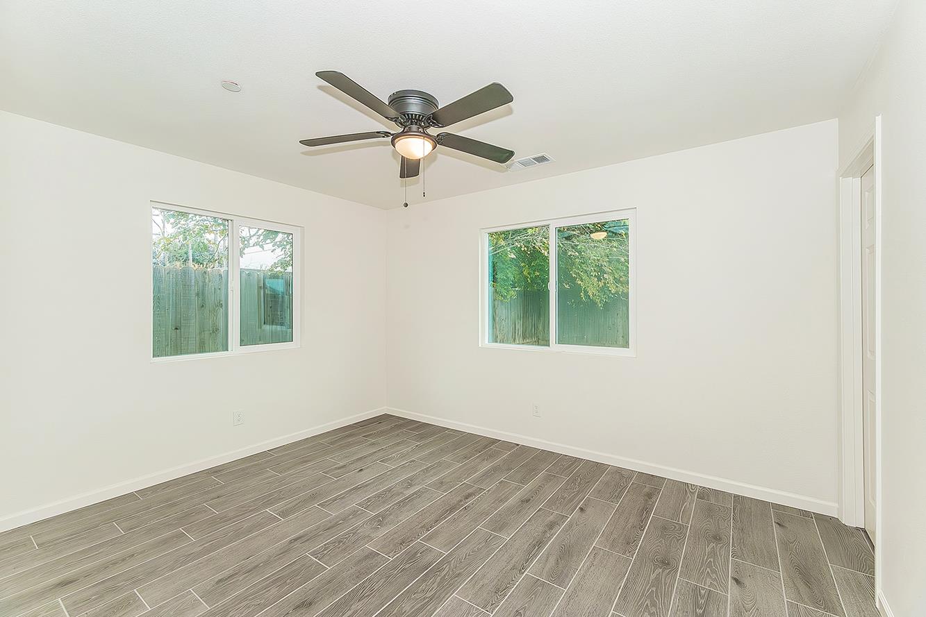 479 W Spruce Ave, Pinedale, CA 93650