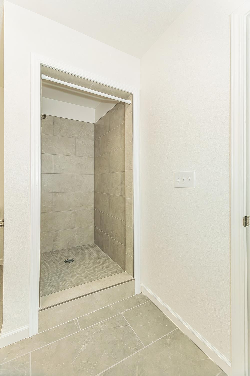 479 W Spruce Ave, Pinedale, CA 93650