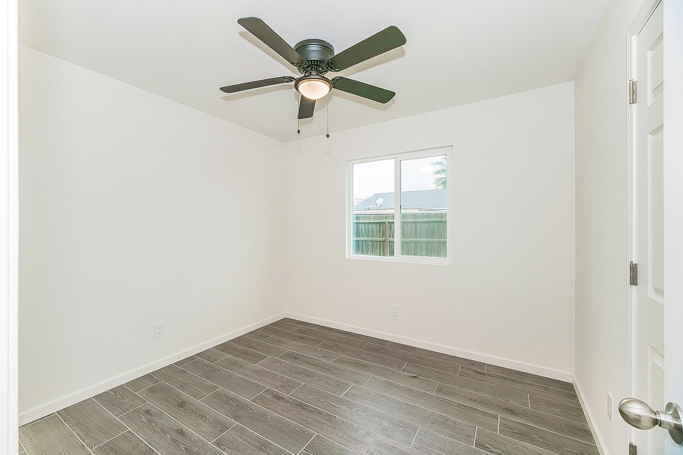 479 W Spruce Ave, Pinedale, CA 93650