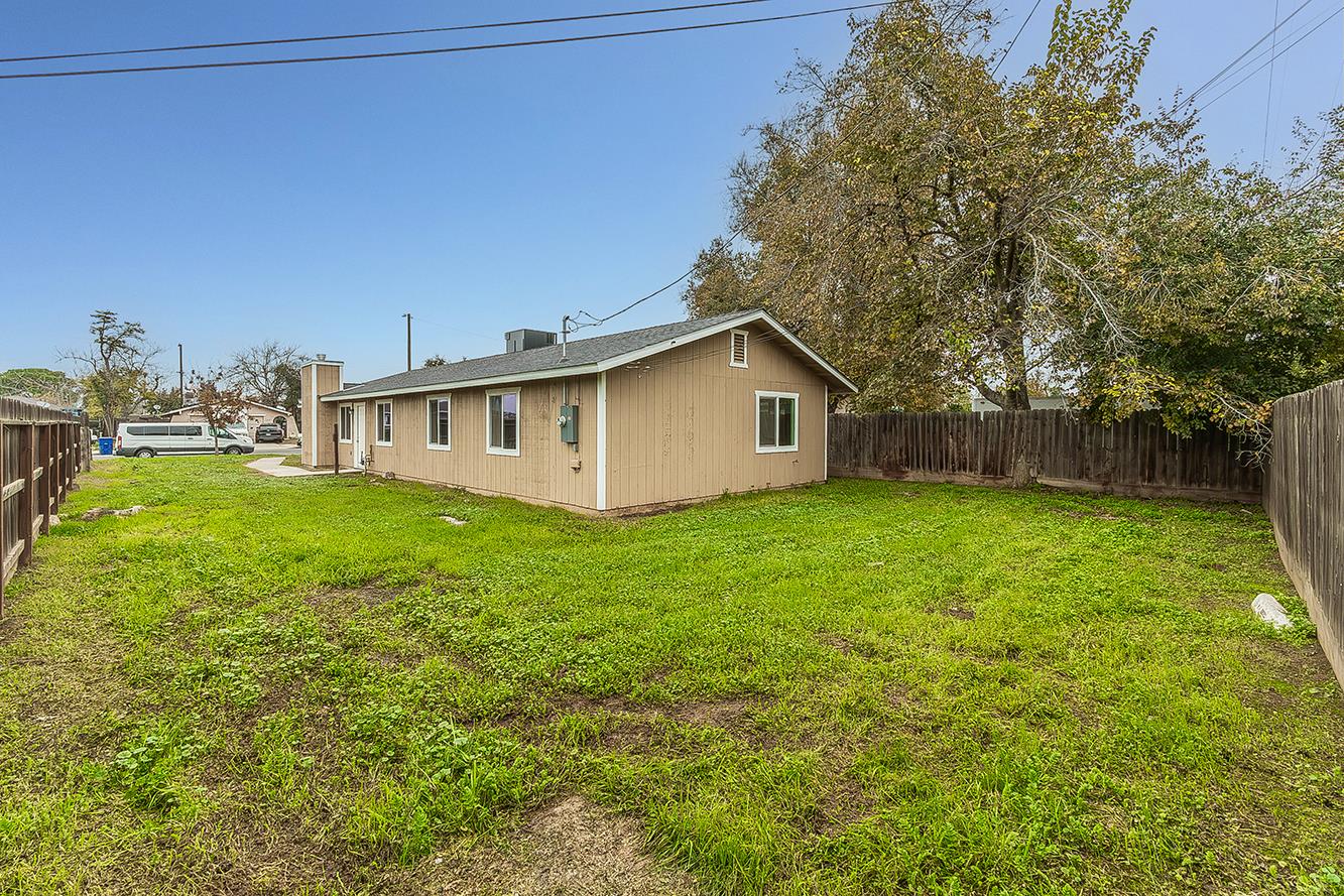 479 W Spruce Ave, Pinedale, CA 93650