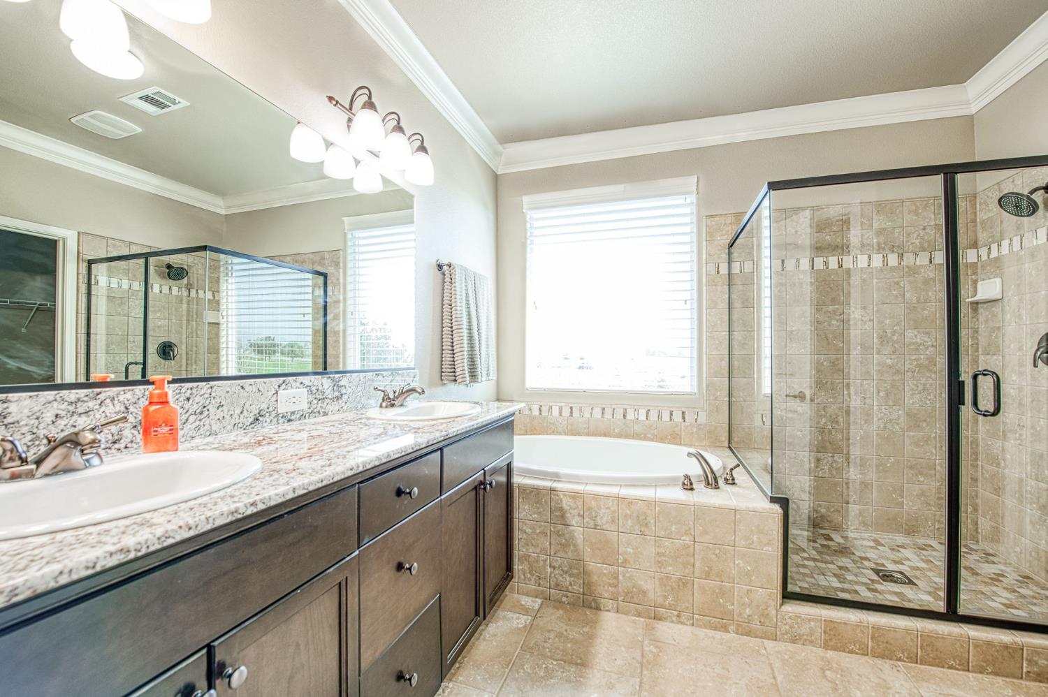 4379 Heritage Ave, Clovis, CA 93619