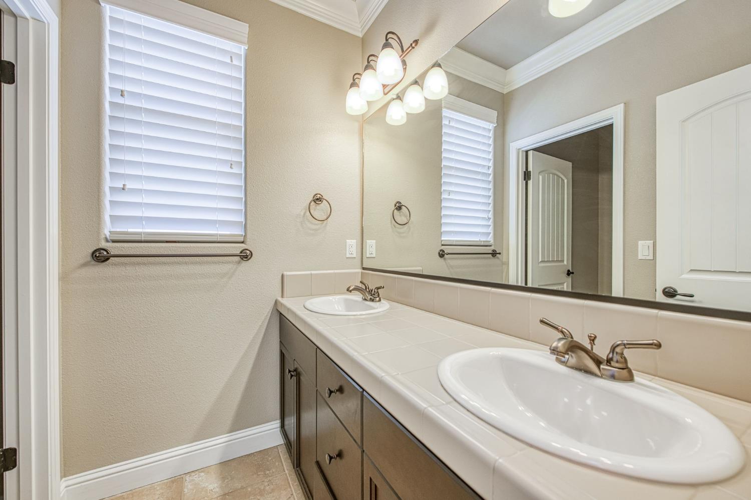 4379 Heritage Ave, Clovis, CA 93619