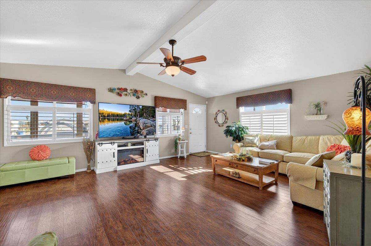 105 W Herndon Ave #3, Pinedale, CA 93650