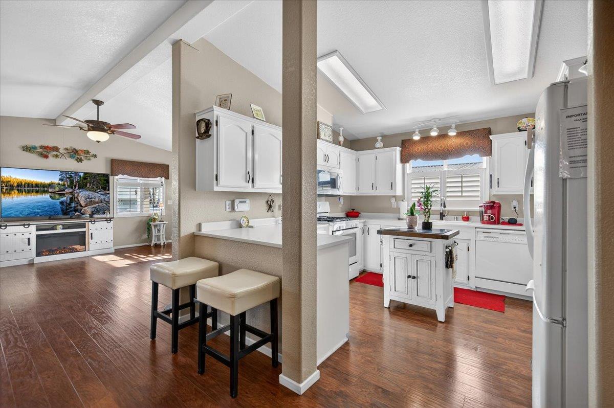 105 W Herndon Ave #3, Pinedale, CA 93650