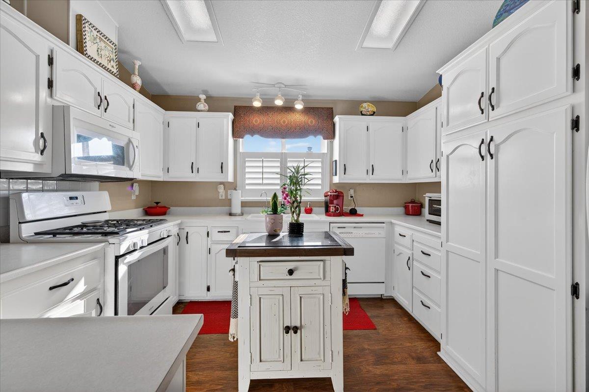 105 W Herndon Ave #3, Pinedale, CA 93650