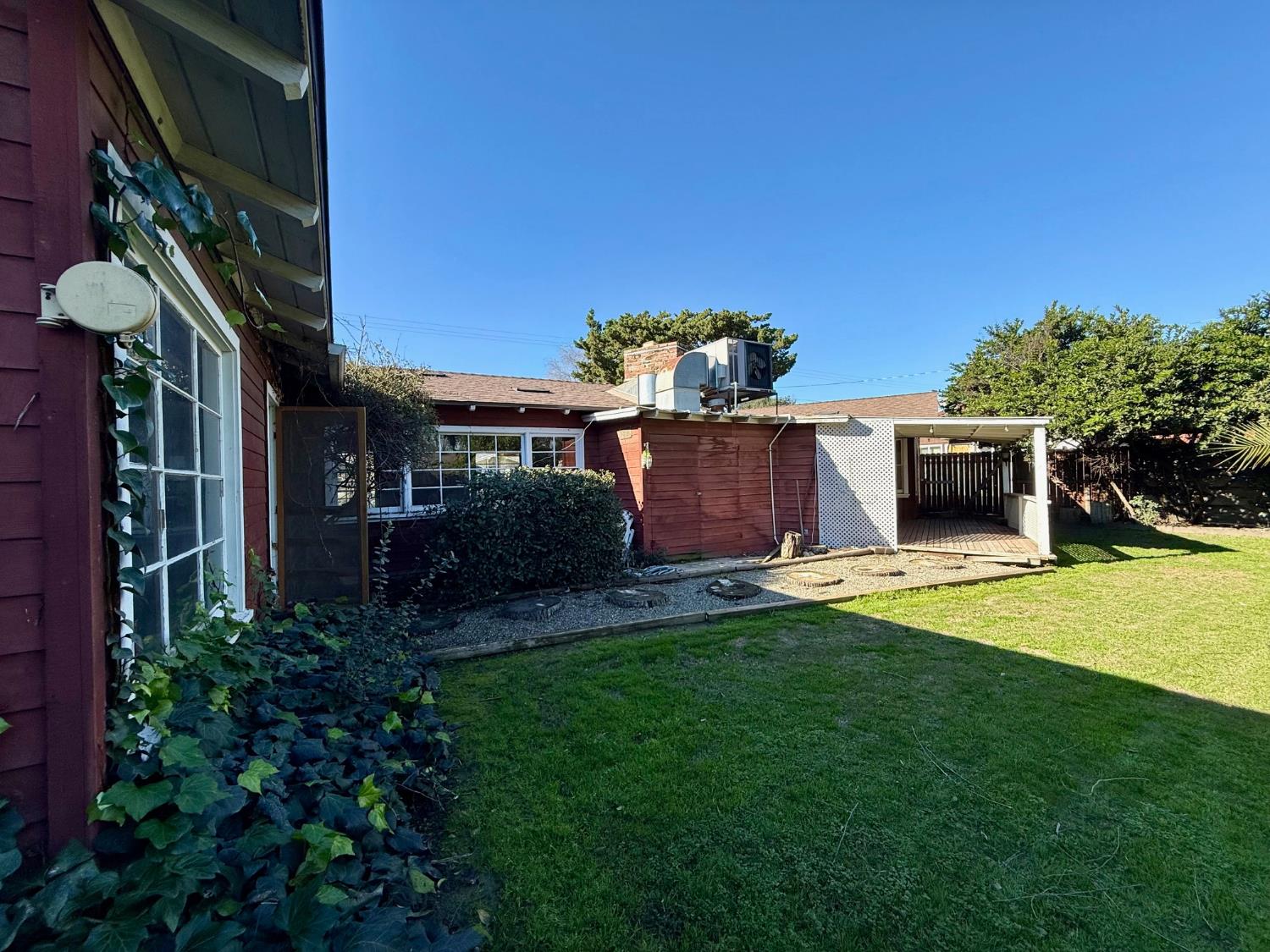 2480 18Th Ave, Kingsburg, CA 93631