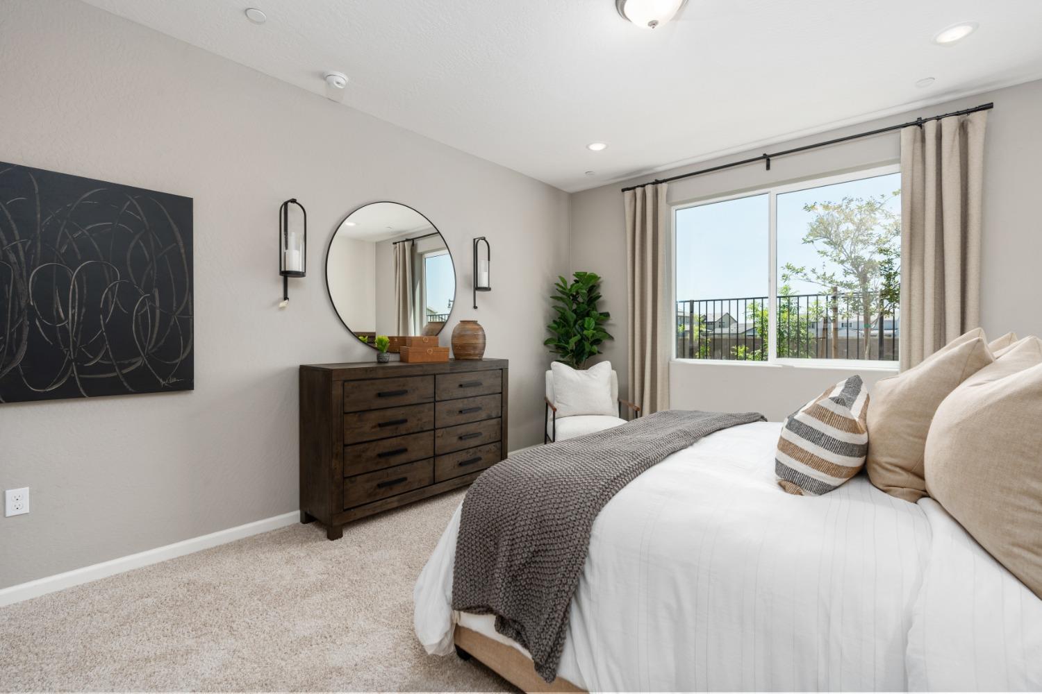 6780 E Pine Ave, Fresno, CA 93727