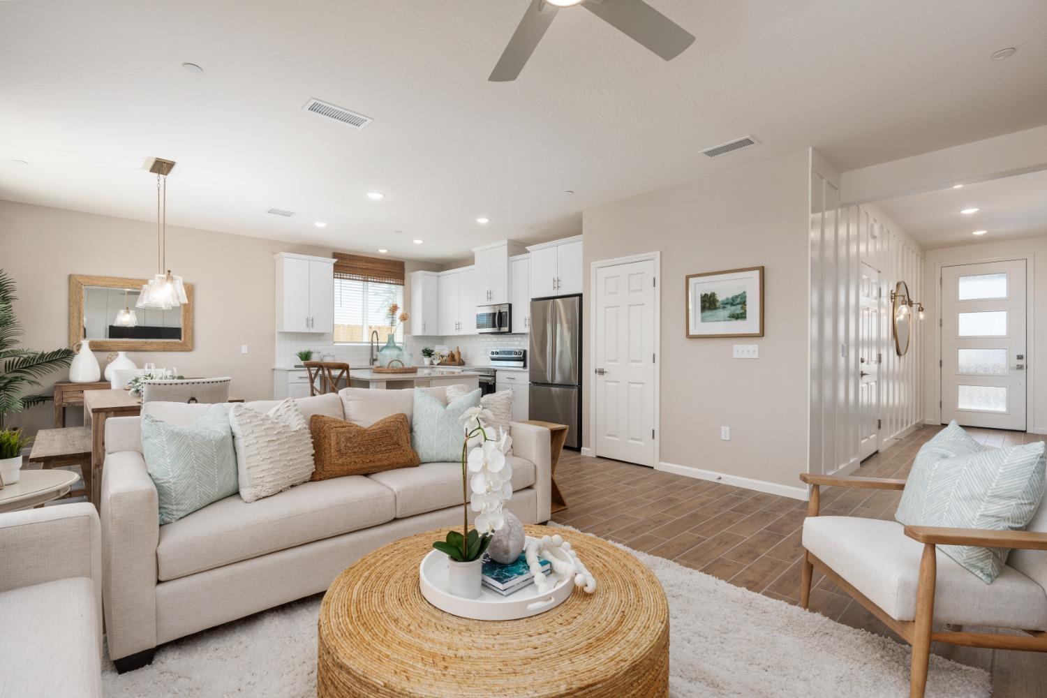 6748 E Pine Ave, Fresno, CA 93727