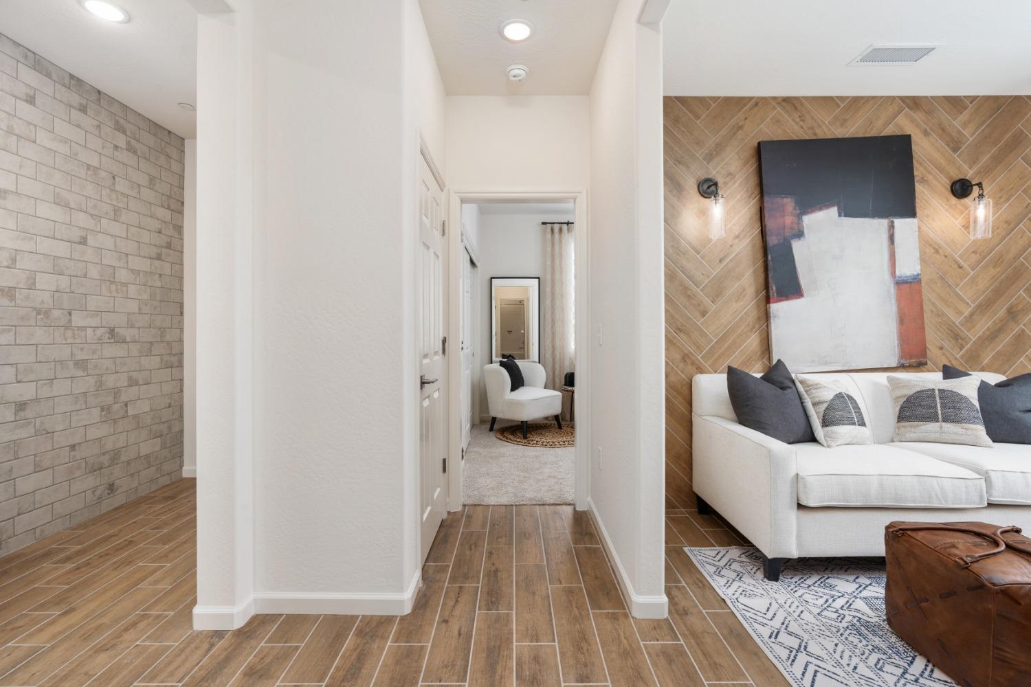 6788 E Pine Ave, Fresno, CA 93727