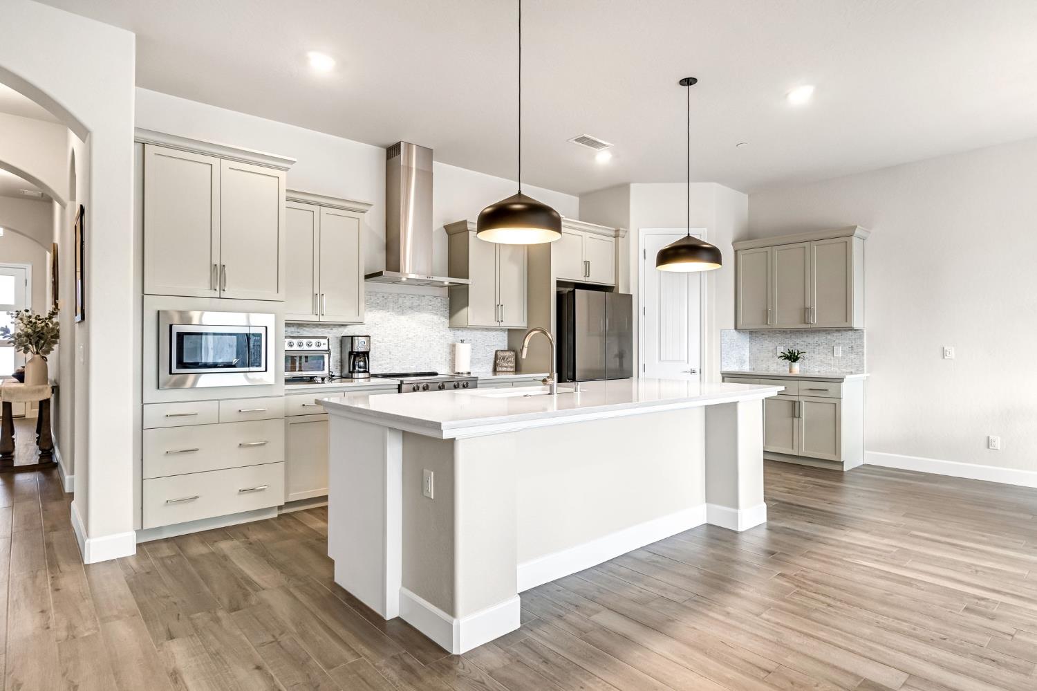 19719 Desert Willow Ln, Friant, CA 93626