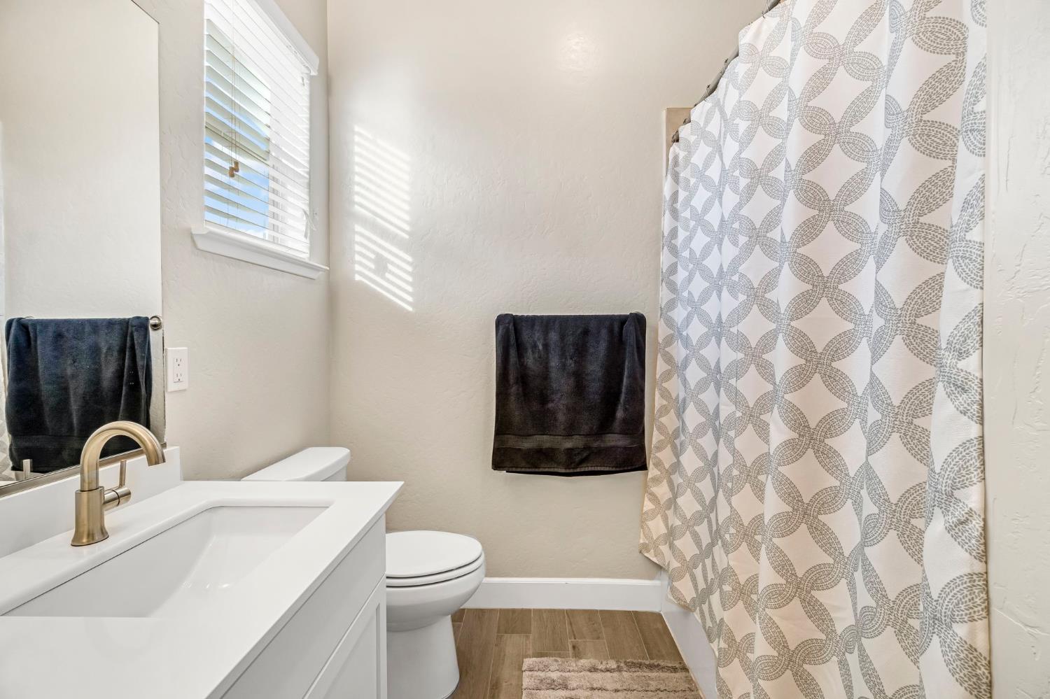 19719 Desert Willow Ln, Friant, CA 93626