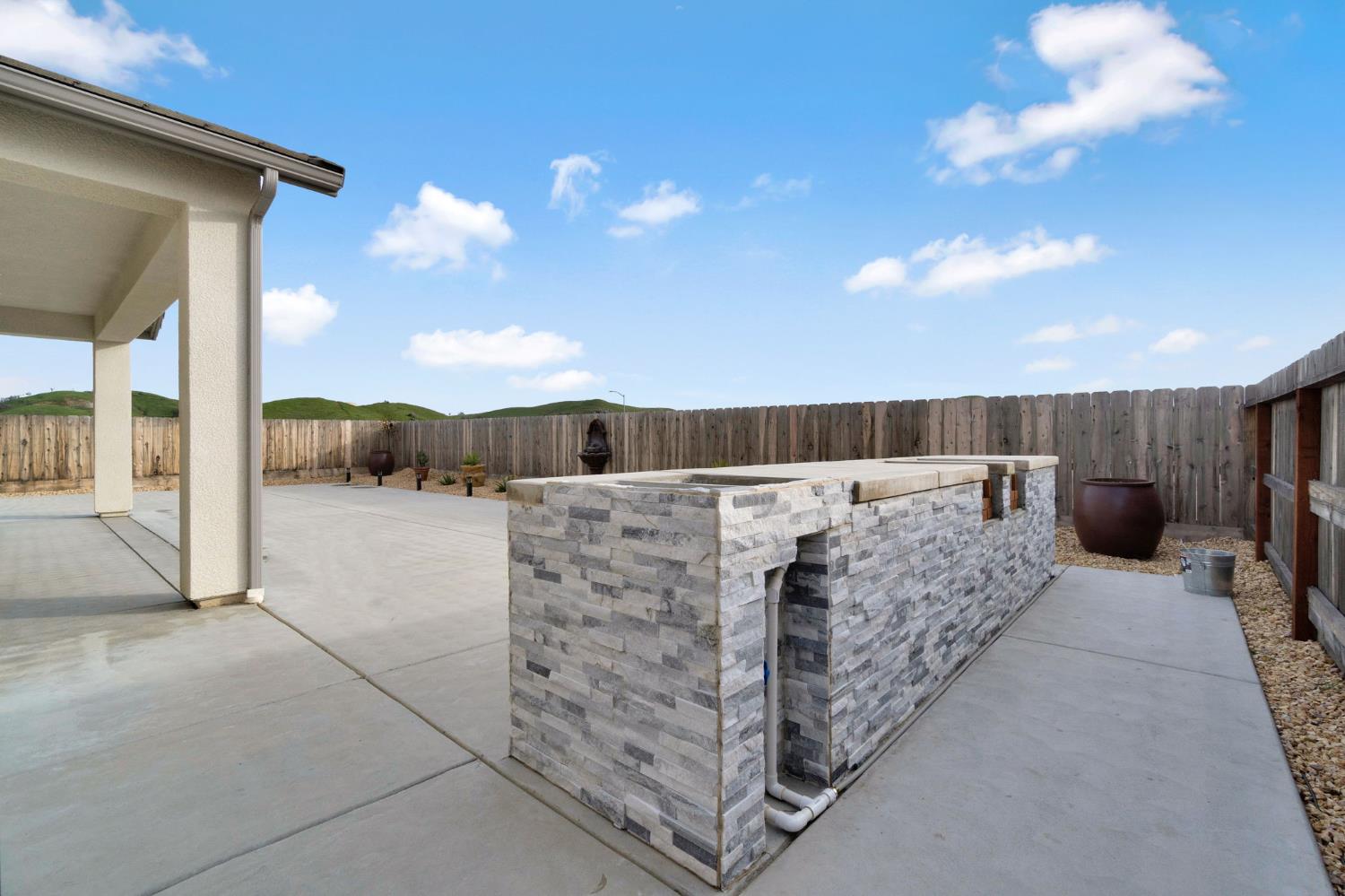 19719 Desert Willow Ln, Friant, CA 93626