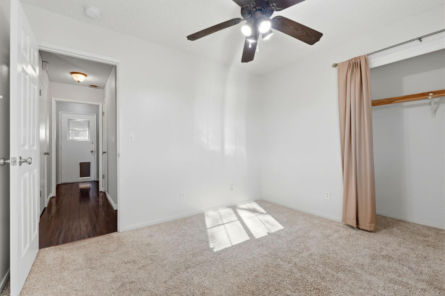 1607 Ashlan Ave, Clovis, CA 93611