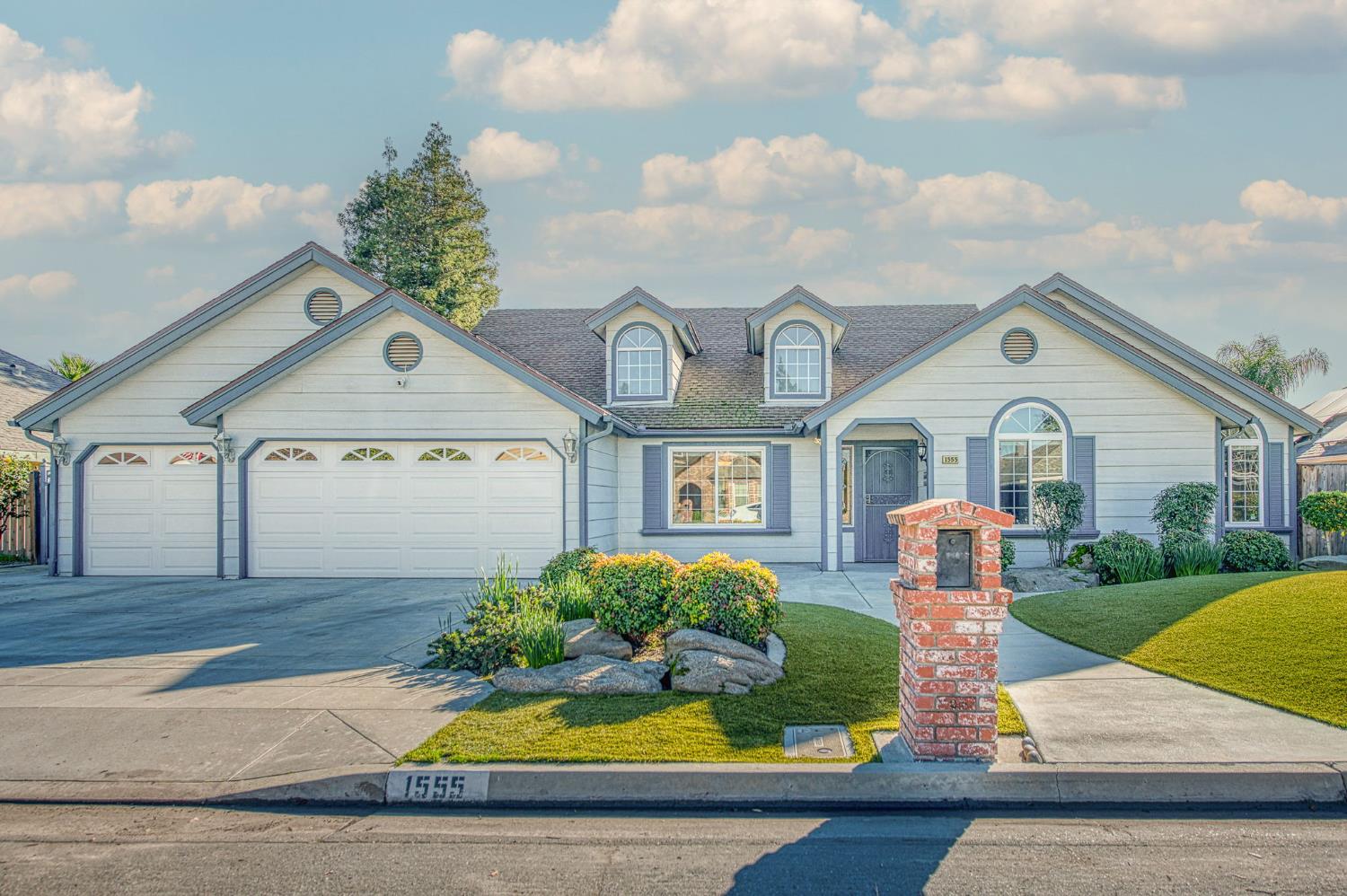 1555 E Portland Ave, Fresno, CA 93720