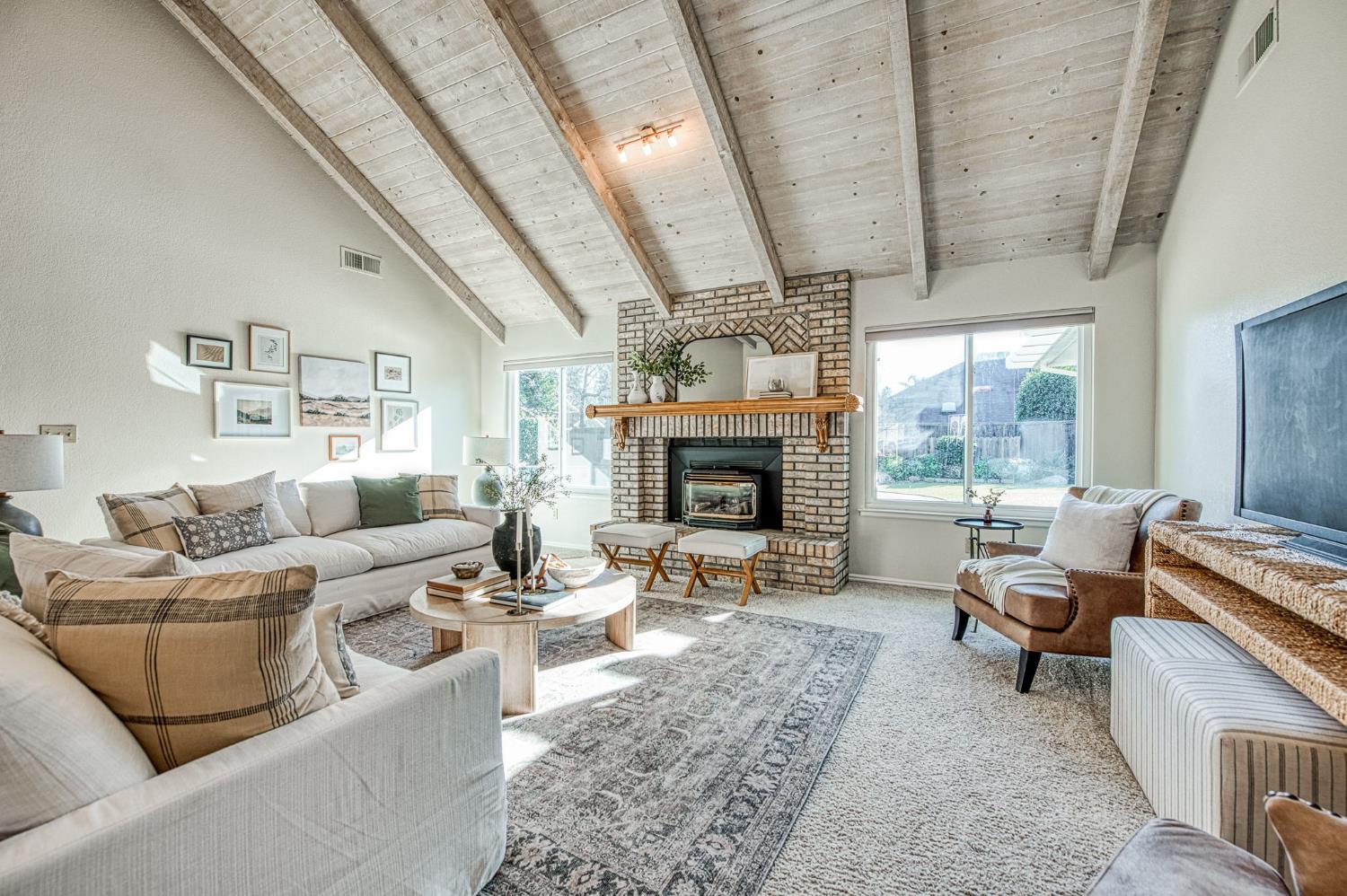 1555 E Portland Ave, Fresno, CA 93720