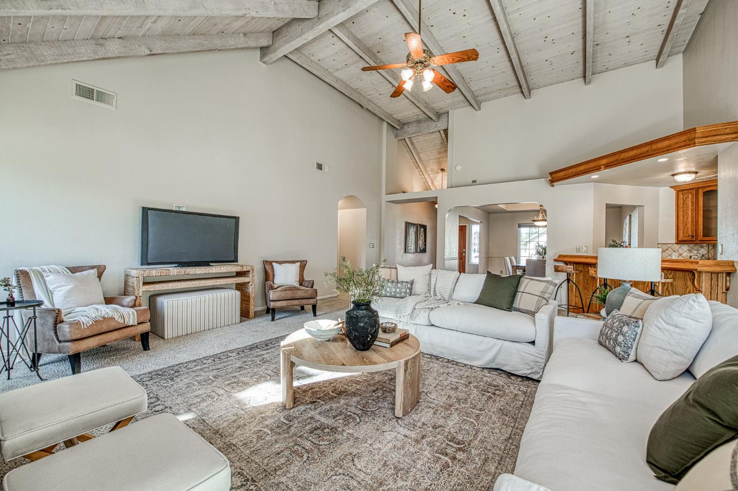 1555 E Portland Ave, Fresno, CA 93720