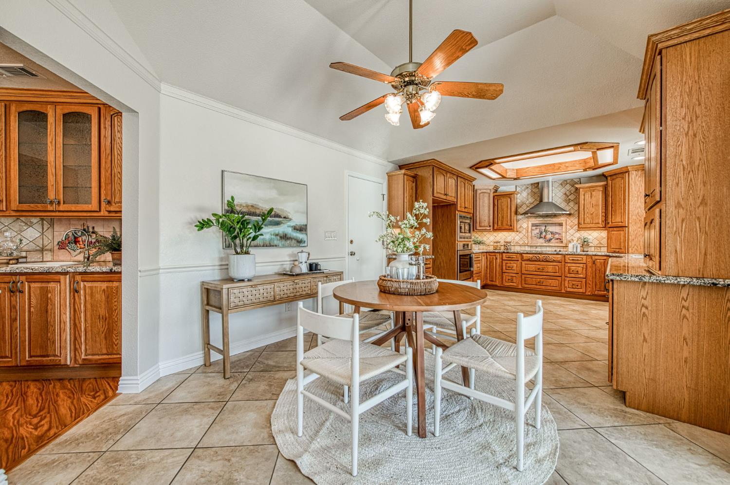 1555 E Portland Ave, Fresno, CA 93720