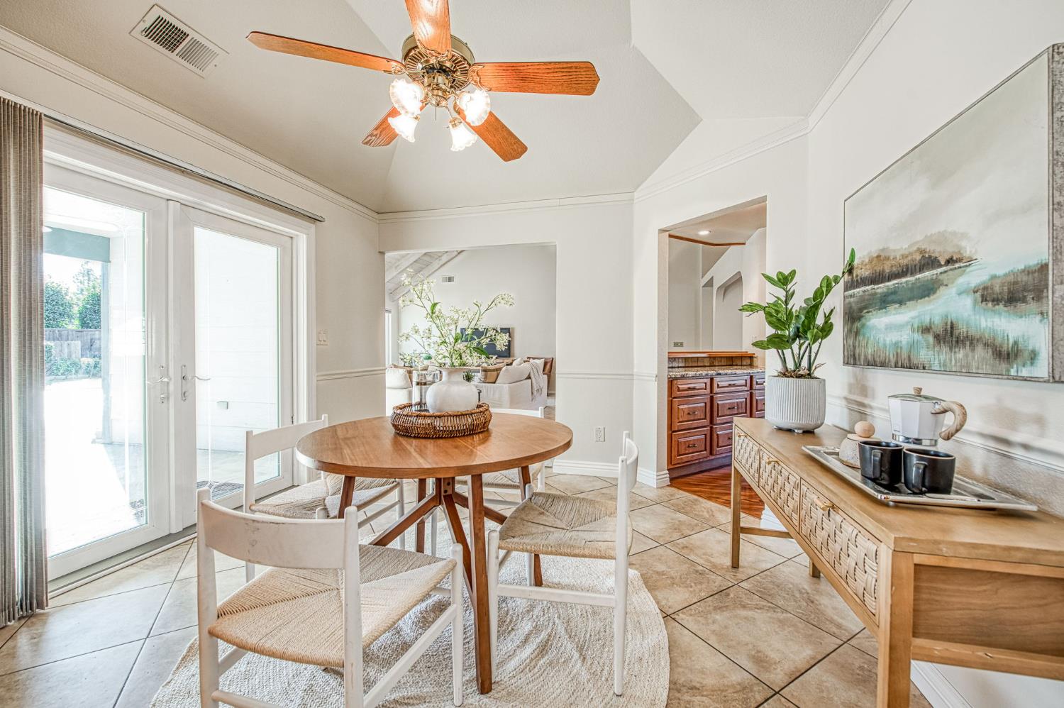 1555 E Portland Ave, Fresno, CA 93720