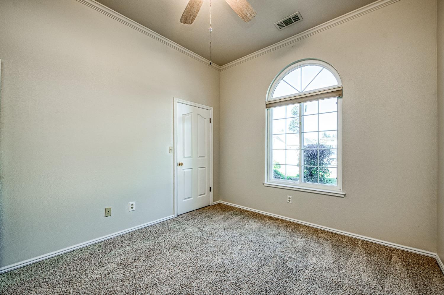 1555 E Portland Ave, Fresno, CA 93720