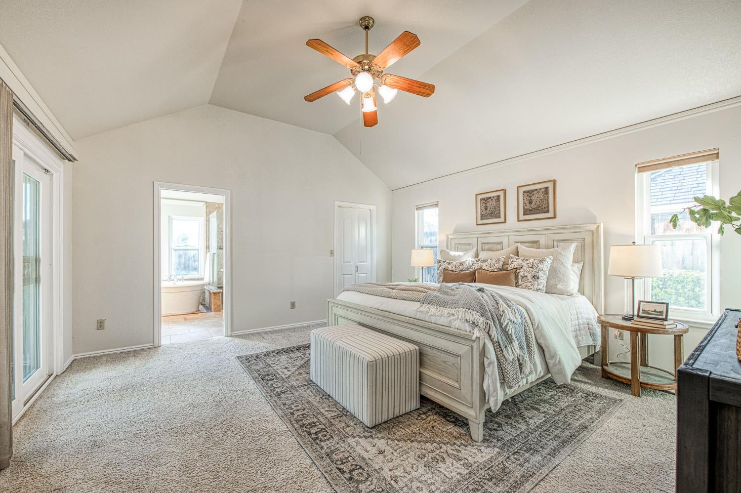 1555 E Portland Ave, Fresno, CA 93720