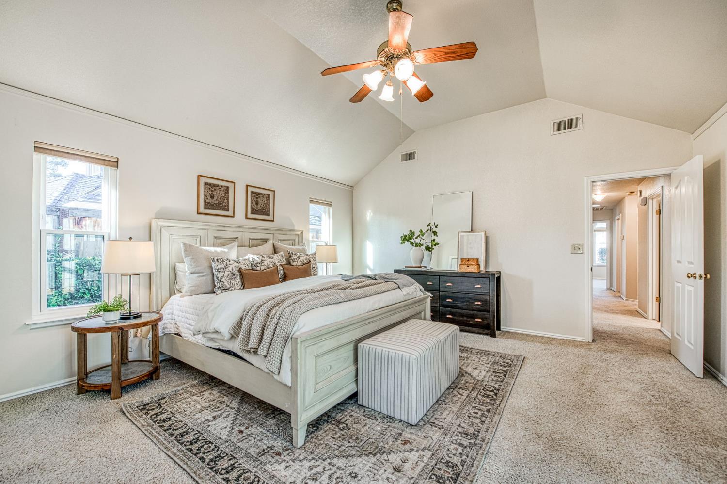 1555 E Portland Ave, Fresno, CA 93720