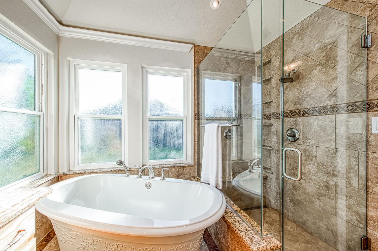 1555 E Portland Ave, Fresno, CA 93720