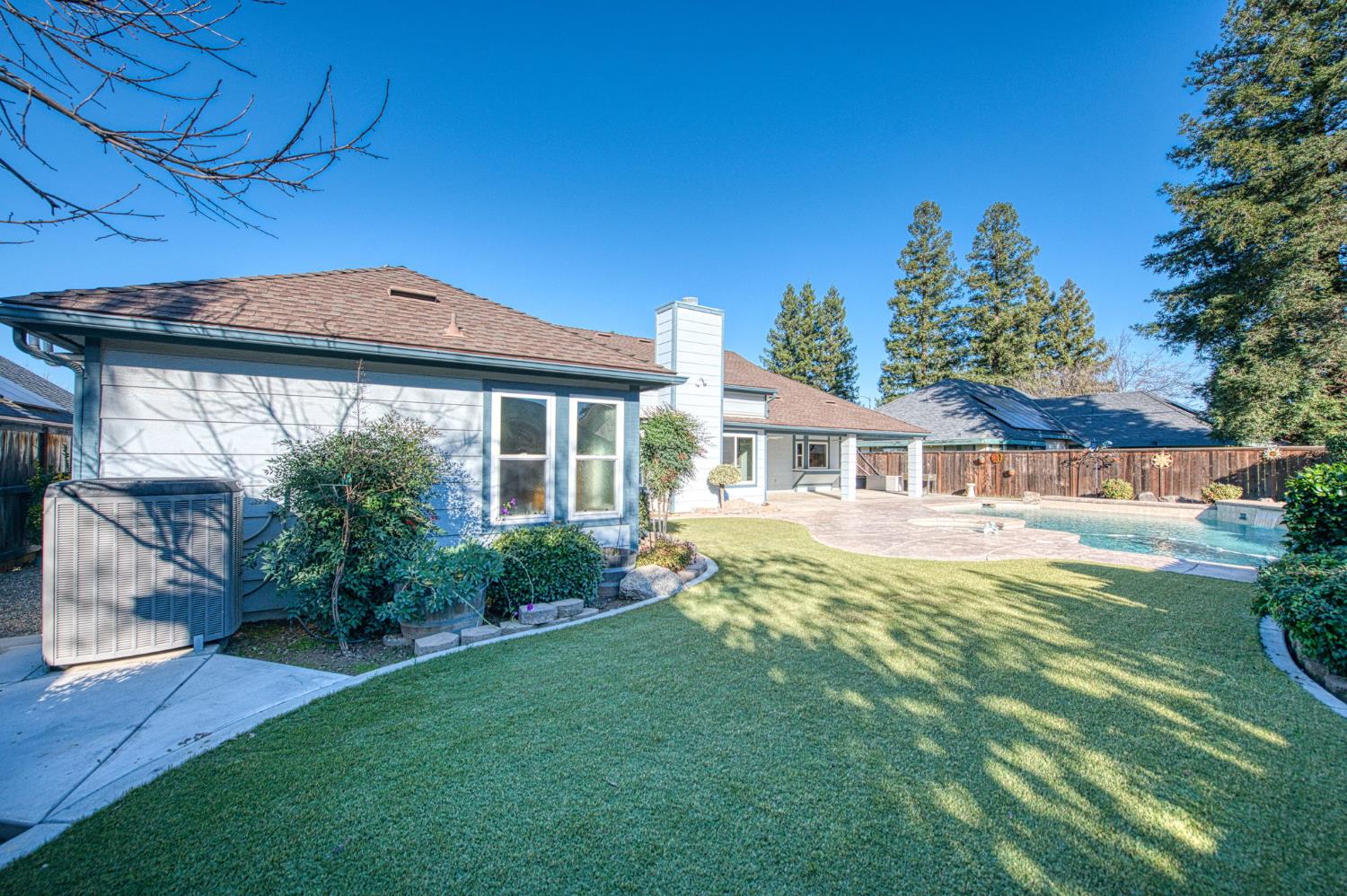 1555 E Portland Ave, Fresno, CA 93720