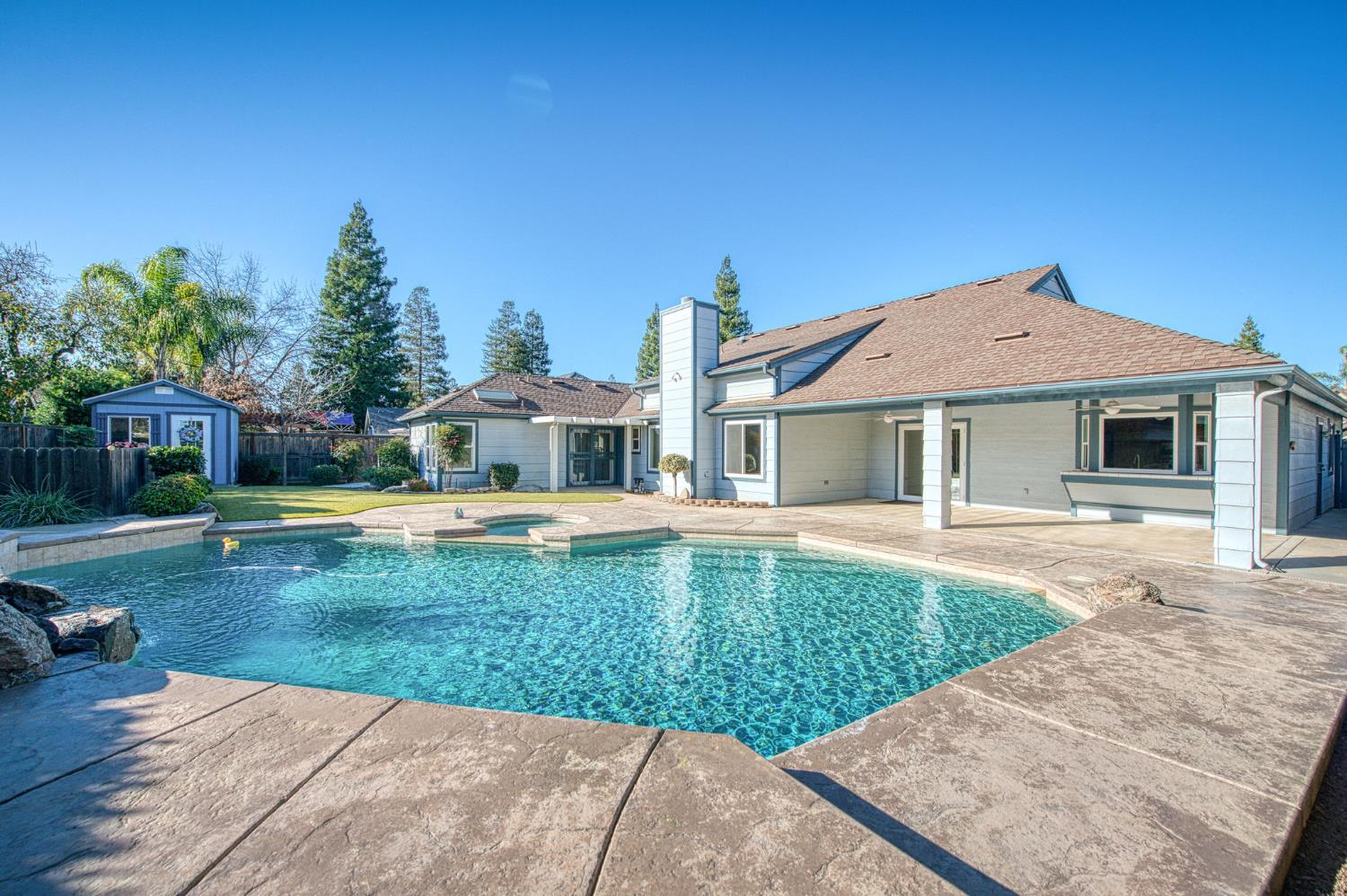 1555 E Portland Ave, Fresno, CA 93720