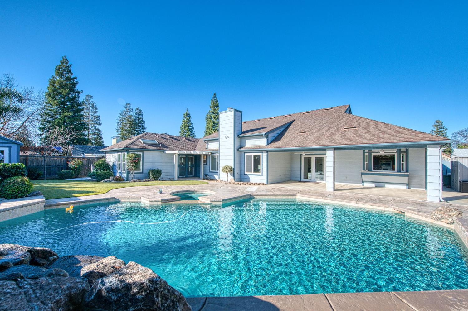 1555 E Portland Ave, Fresno, CA 93720