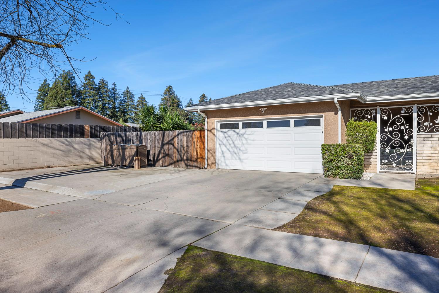 6213 N Anna, Fresno, CA 93710