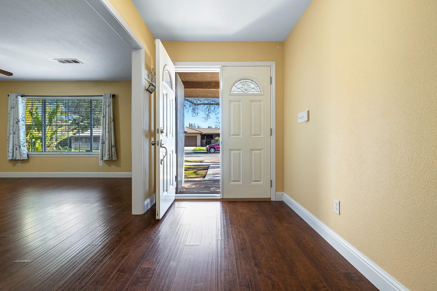 6213 N Anna, Fresno, CA 93710