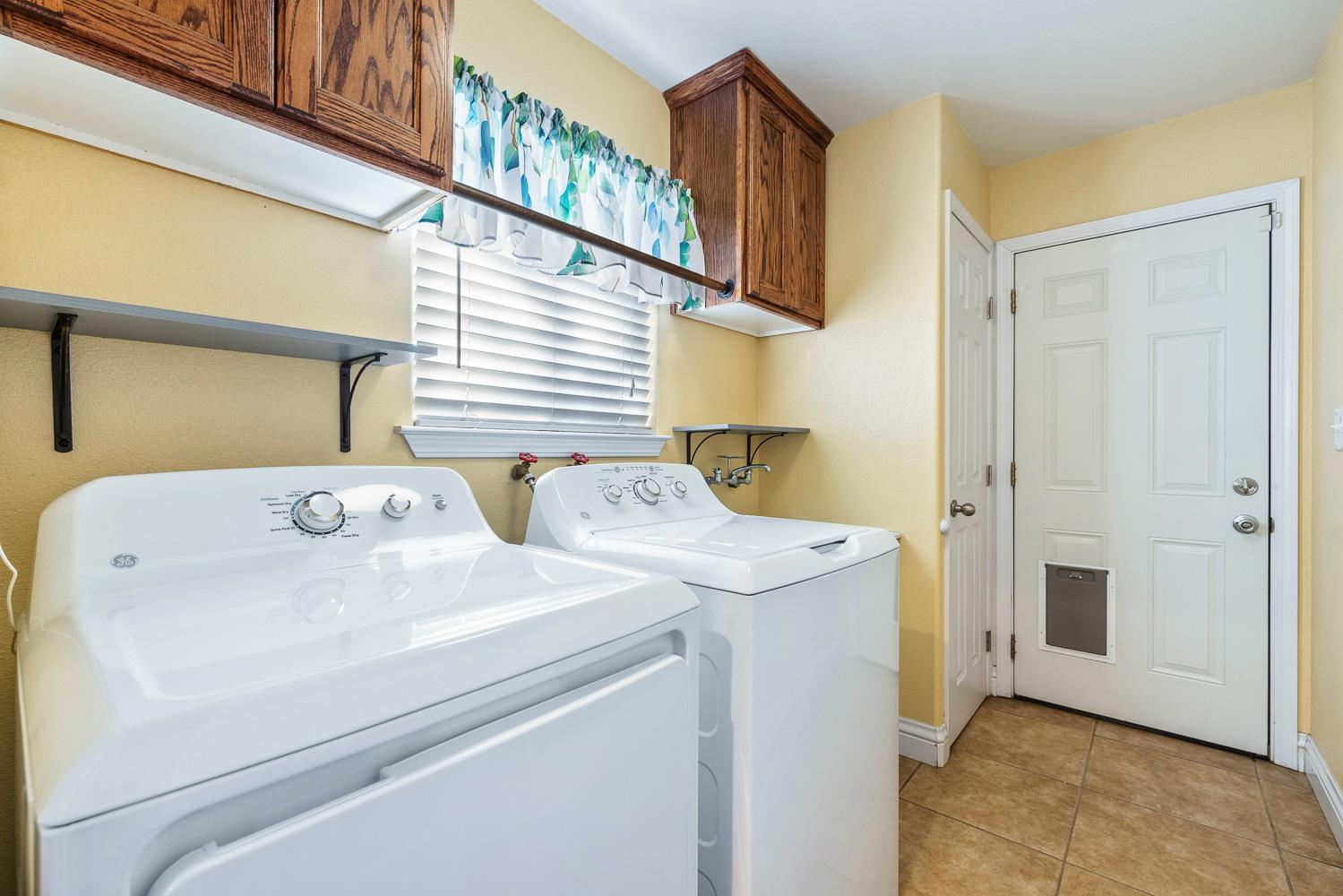 6213 N Anna, Fresno, CA 93710