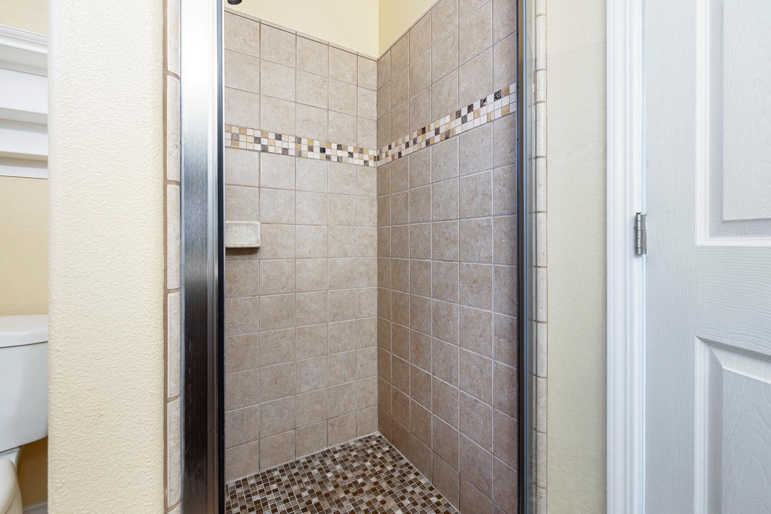 6213 N Anna, Fresno, CA 93710