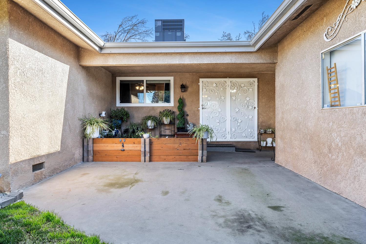 6213 N Anna, Fresno, CA 93710