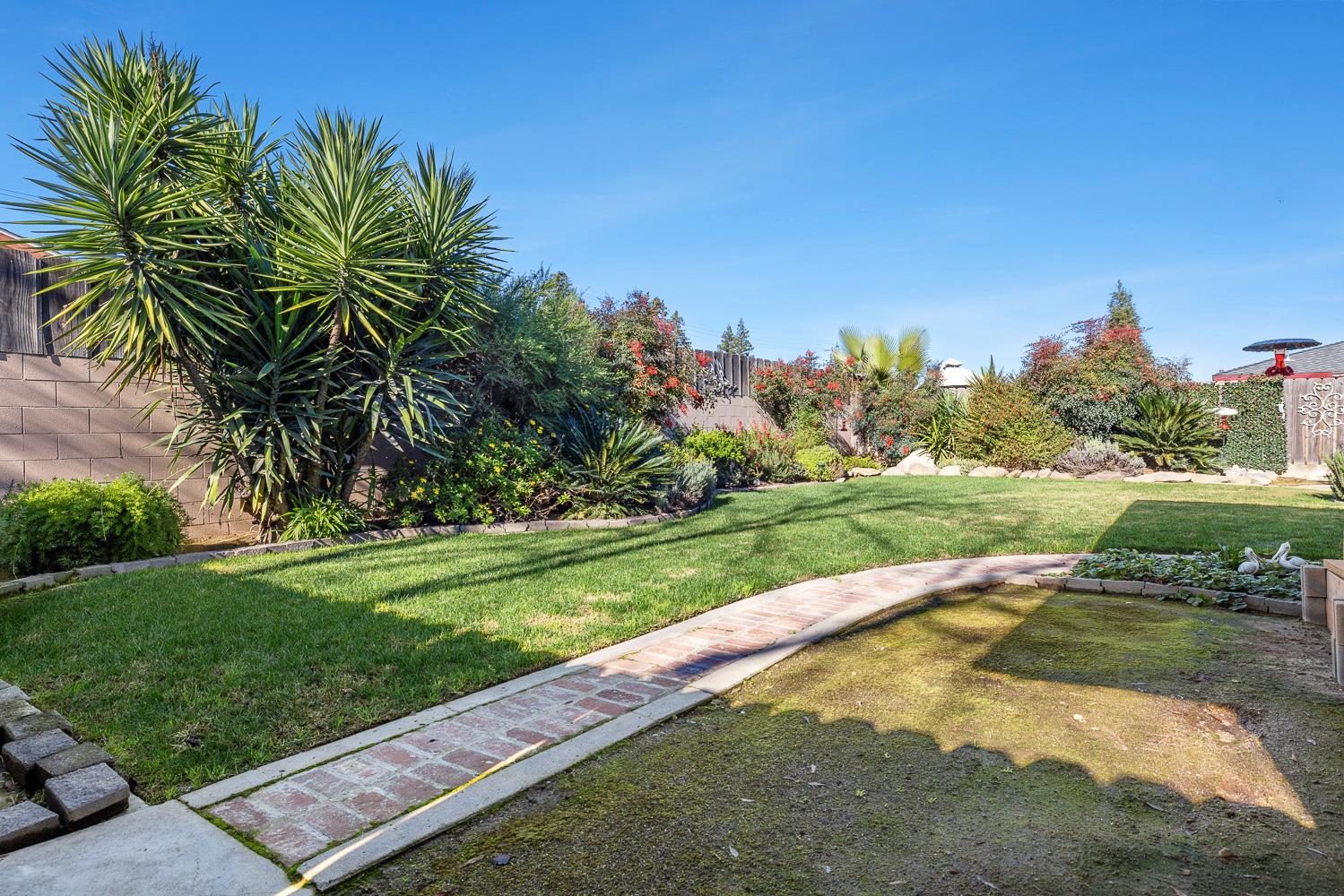 6213 N Anna, Fresno, CA 93710