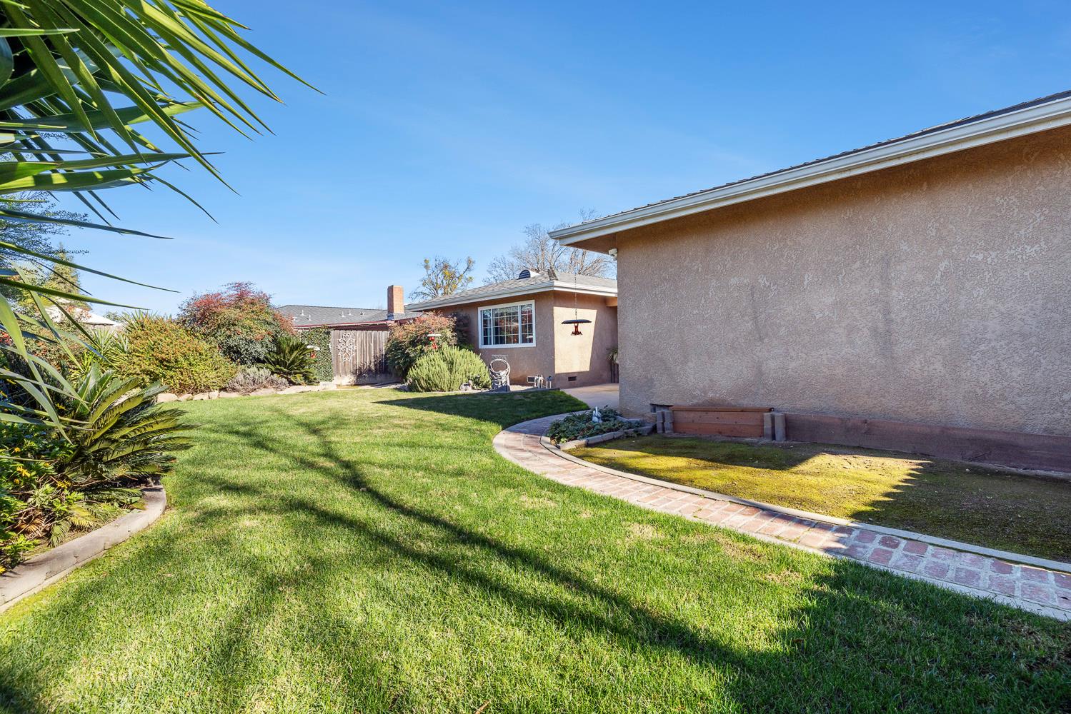 6213 N Anna, Fresno, CA 93710