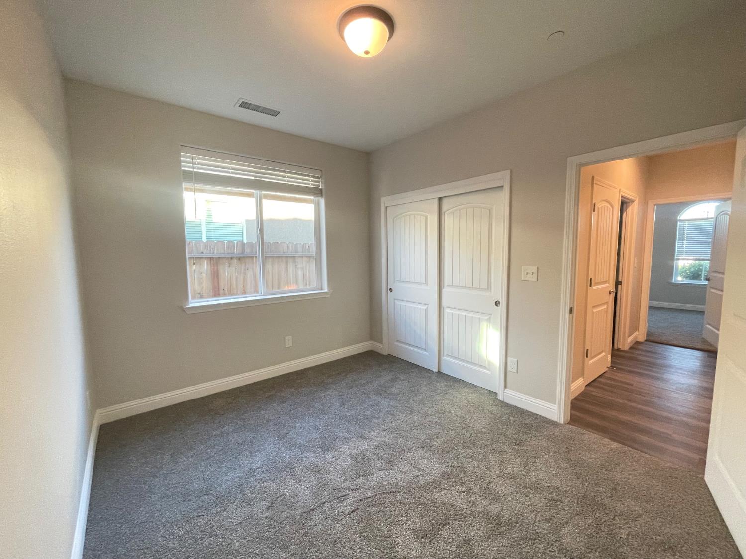 105 N Walnut Ave, Kerman, CA 93630