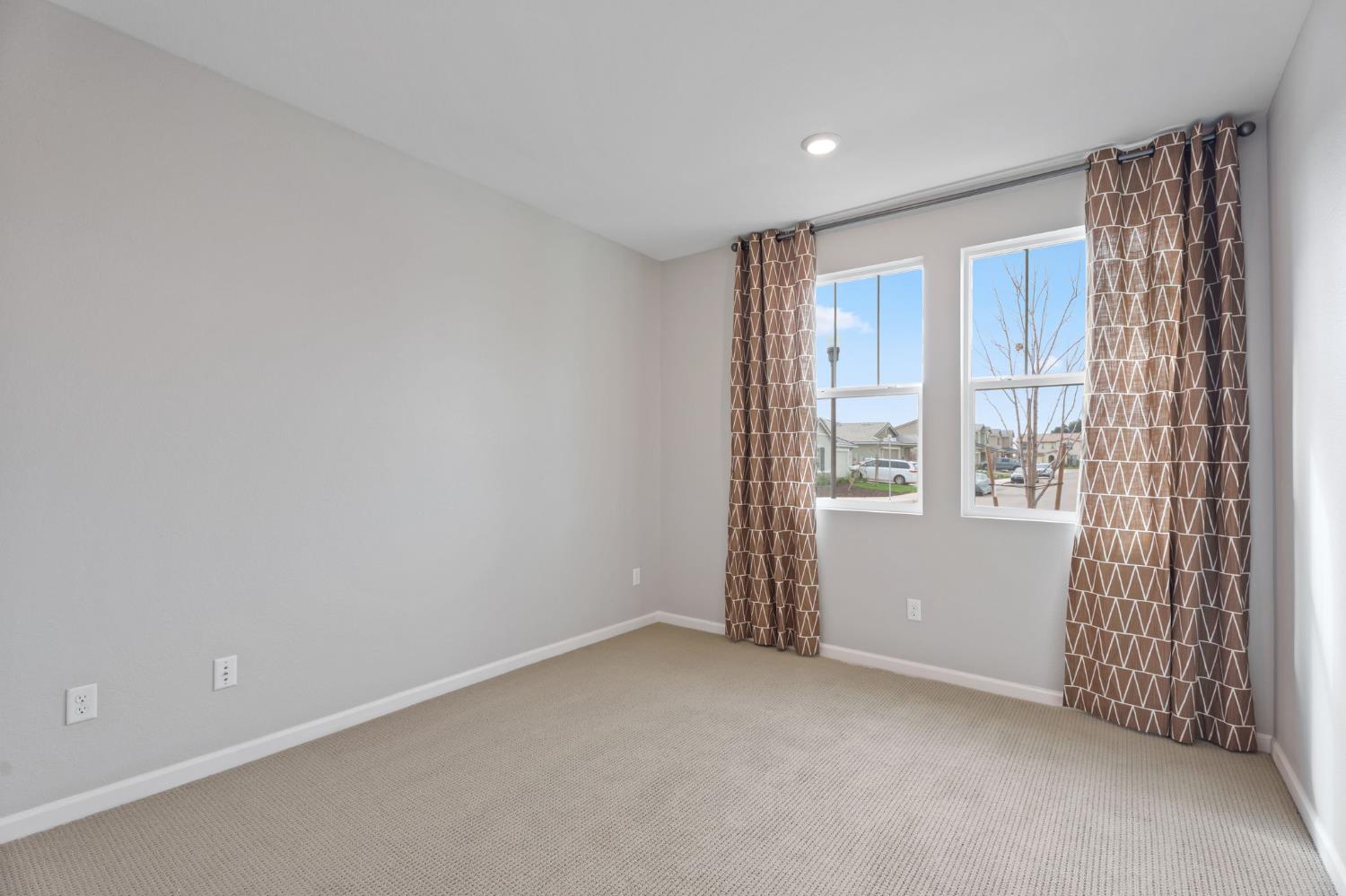 3215 Lourdes Ave, Clovis, CA 93619