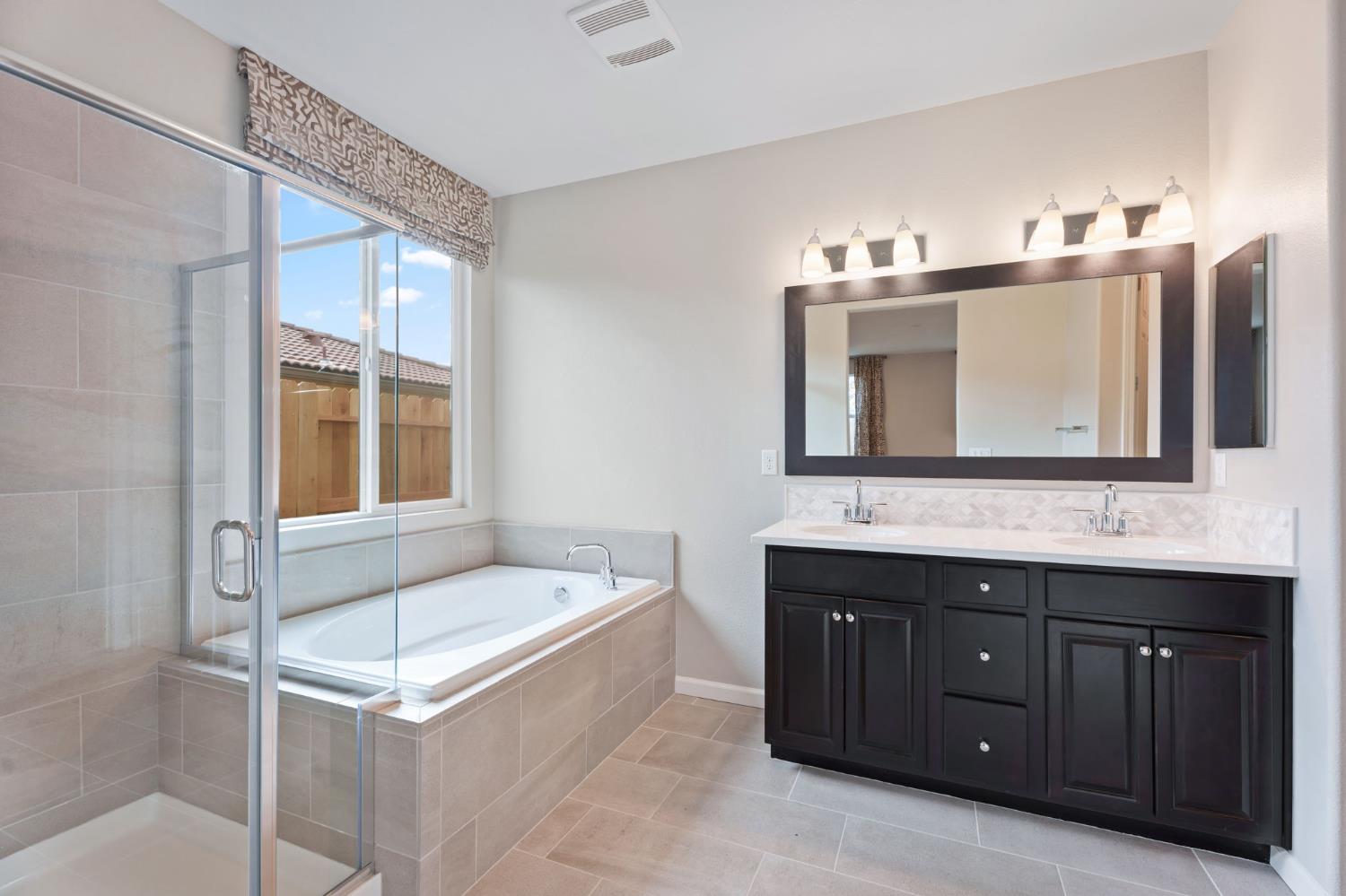 3215 Lourdes Ave, Clovis, CA 93619