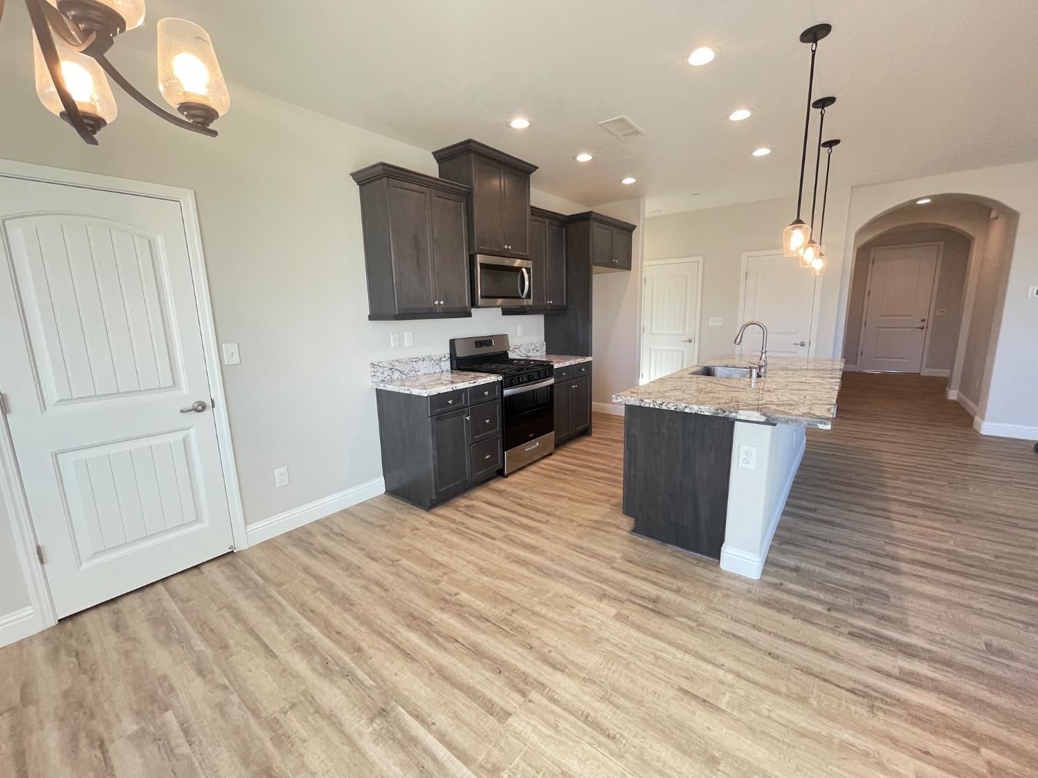 15783 W. Crimson Ave, Kerman, CA 93630