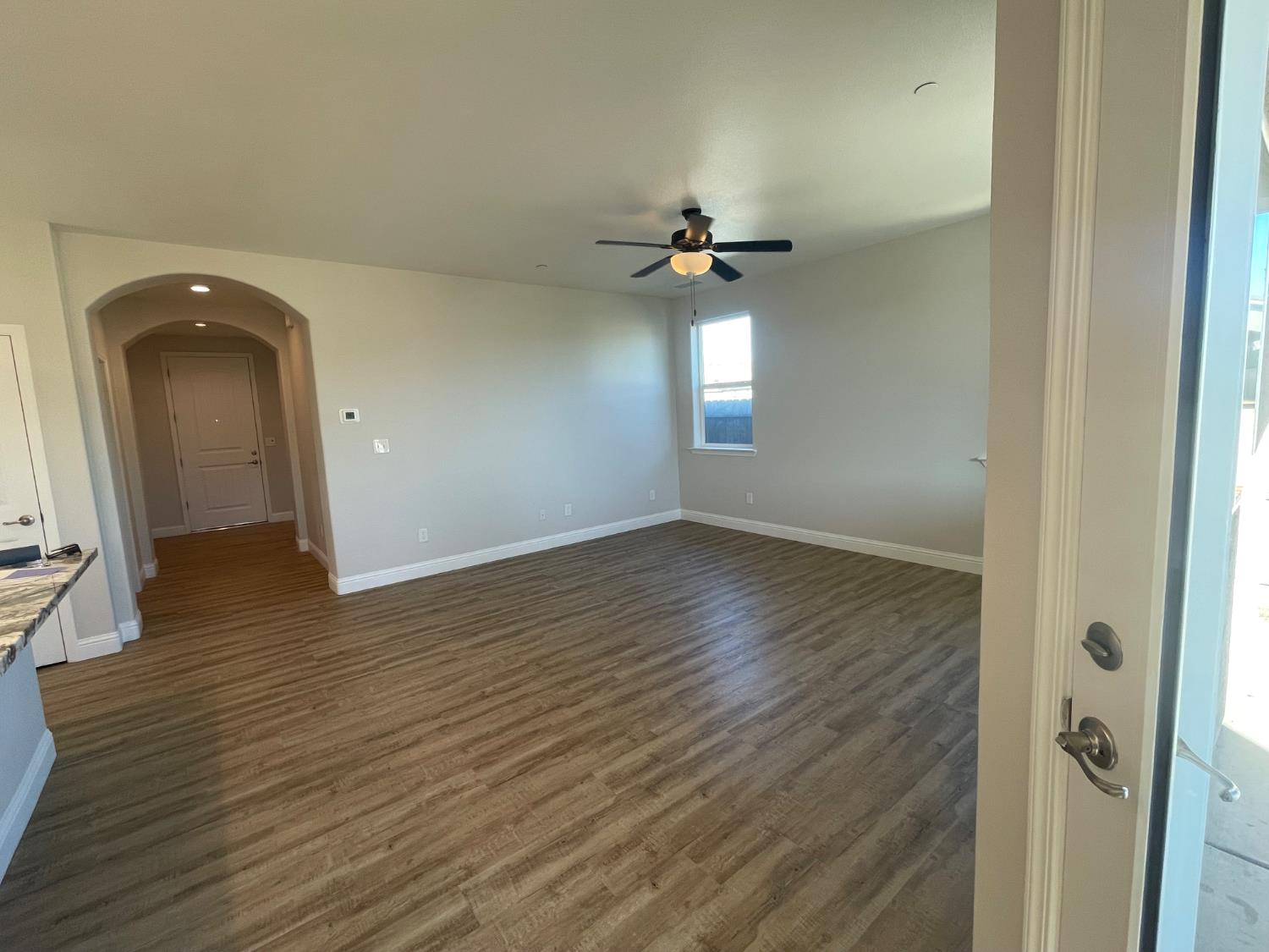 15783 W. Crimson Ave, Kerman, CA 93630