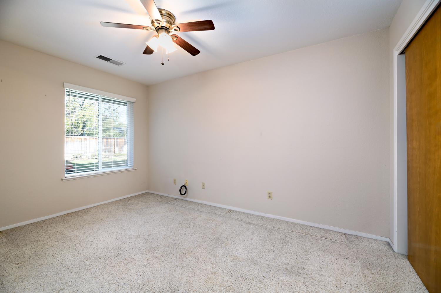 2061 Santa Ana Ave, Clovis, CA 93611