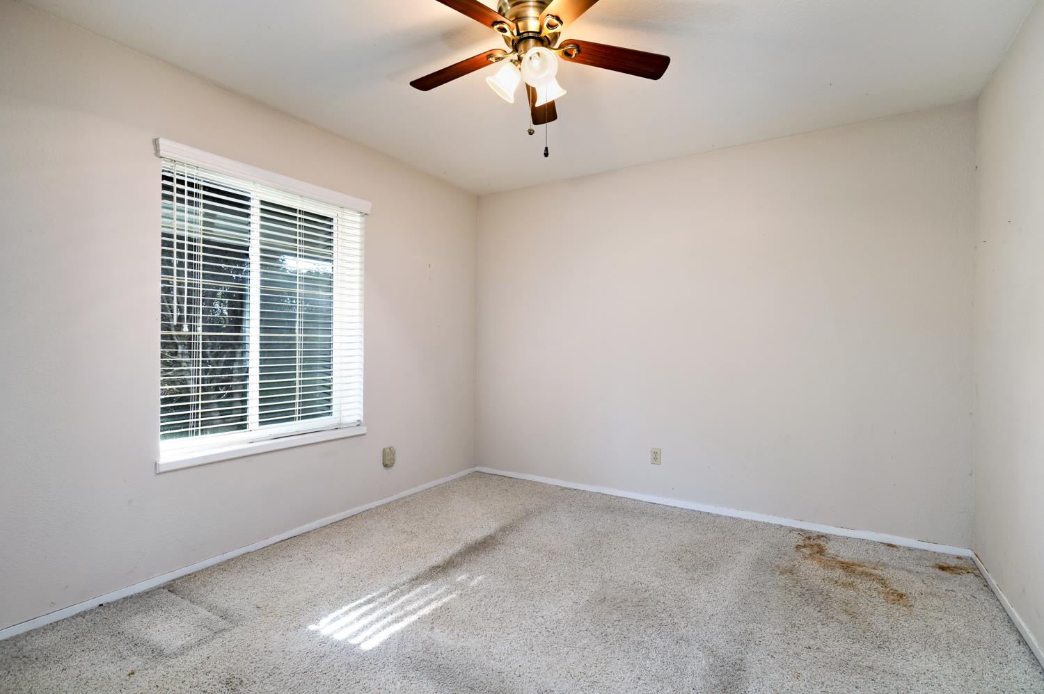 2061 Santa Ana Ave, Clovis, CA 93611