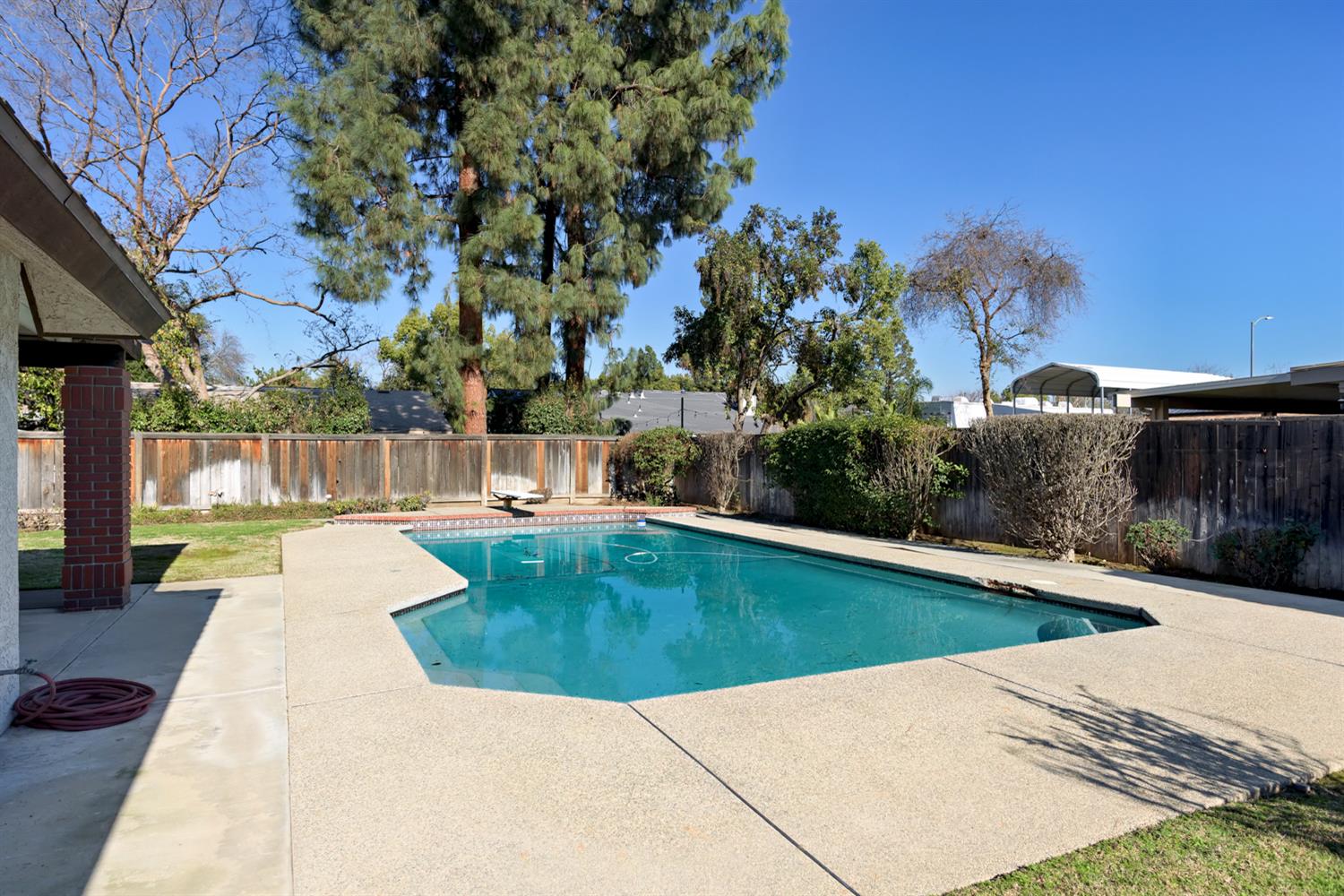 2061 Santa Ana Ave, Clovis, CA 93611