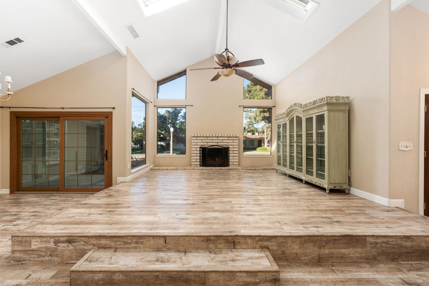 5506 E Heaton Ave, Fresno, CA 93727