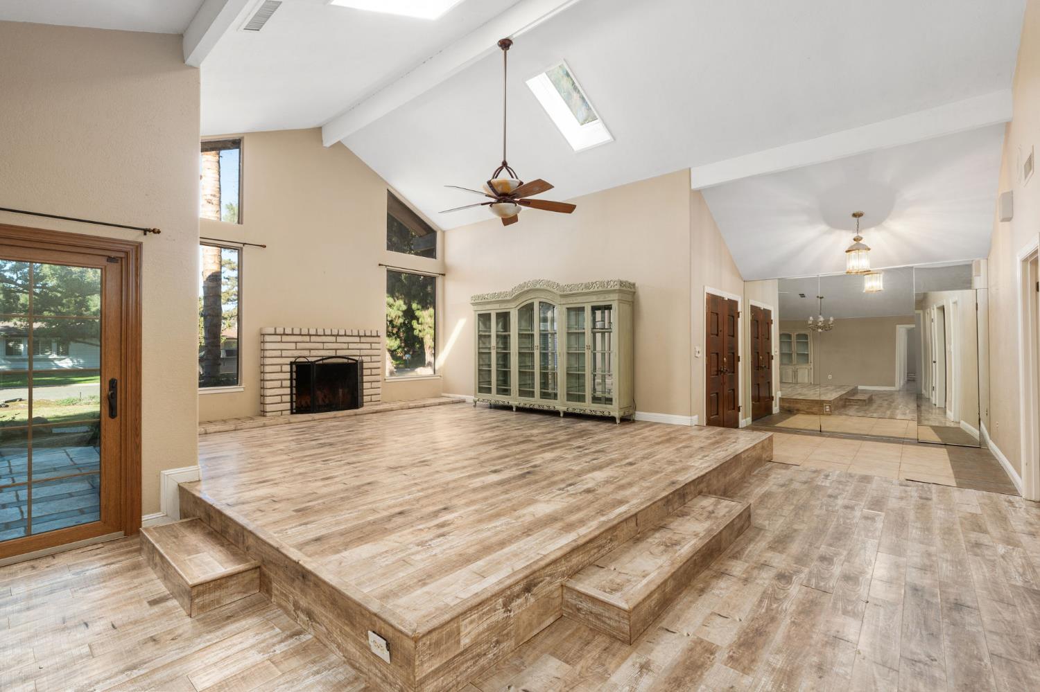 5506 E Heaton Ave, Fresno, CA 93727