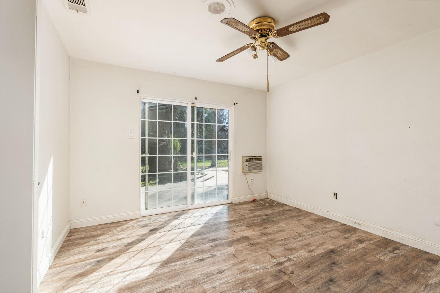 5506 E Heaton Ave, Fresno, CA 93727